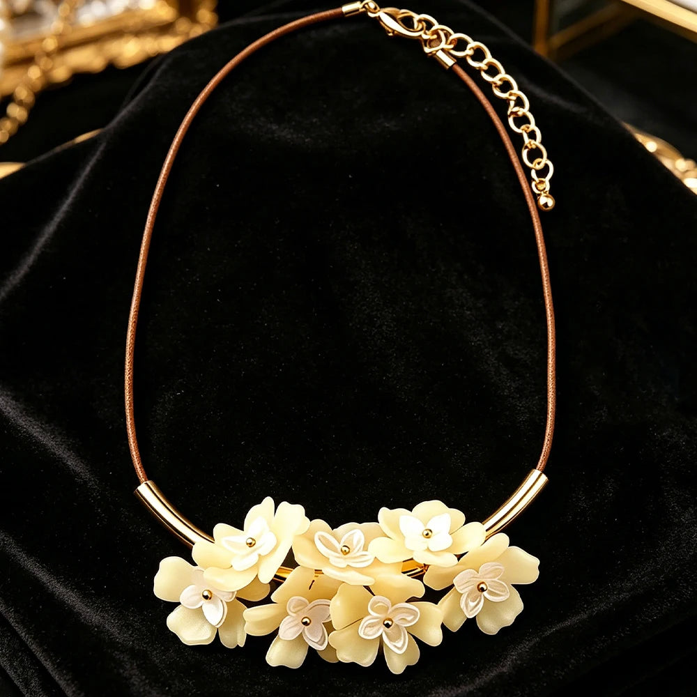 Daisy Flower Cluster Statement Necklace Adjustable Boho Elegant Accessory For Womens Spring Summer Daily Wear And Vacation